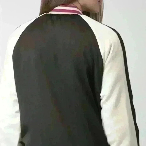 Forever 21 Black solid  bomber size M - Picture 4 of 9